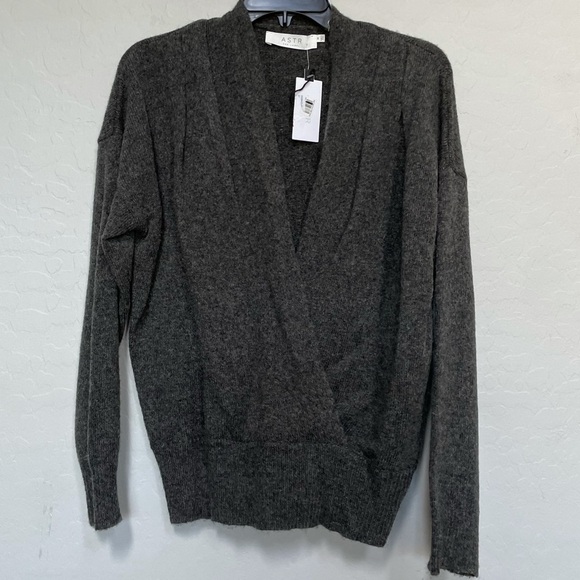 New with tags Sweater bundle all Nordstrom brands size Medium - Picture 11 of 15